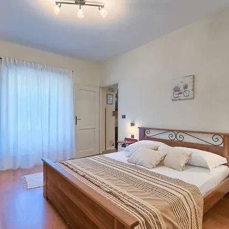 Apartman Sani *